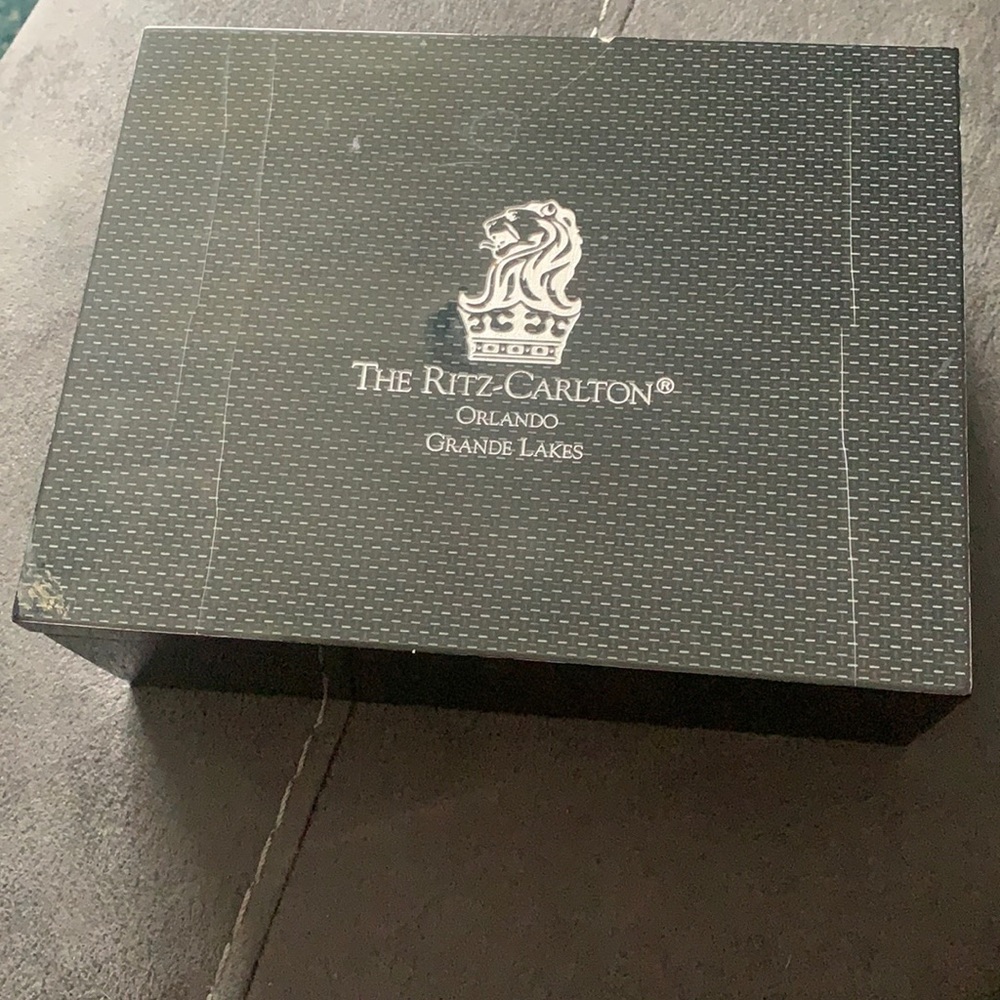 Ritz-Carlton wine cork and cork screw with bottle top remover and knife - Picture 2 of 8
